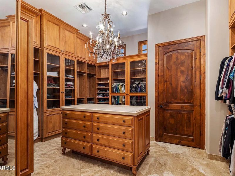 72a90026818fb3af302363645043edeb-uncropped_scaled_within_1536_1152