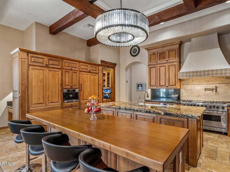 c8a87136c426e757bcf531cfc6b00399-uncropped_scaled_within_1536_1152